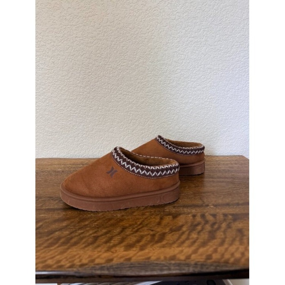 Hurley Arlo Puff  Tan Suede Clog Slippers kids size 13